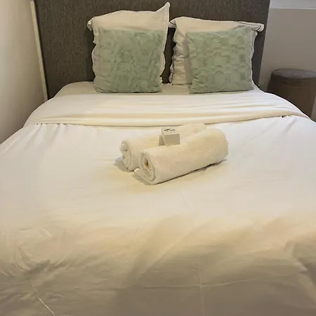 Petit Pour Couples Apartment *